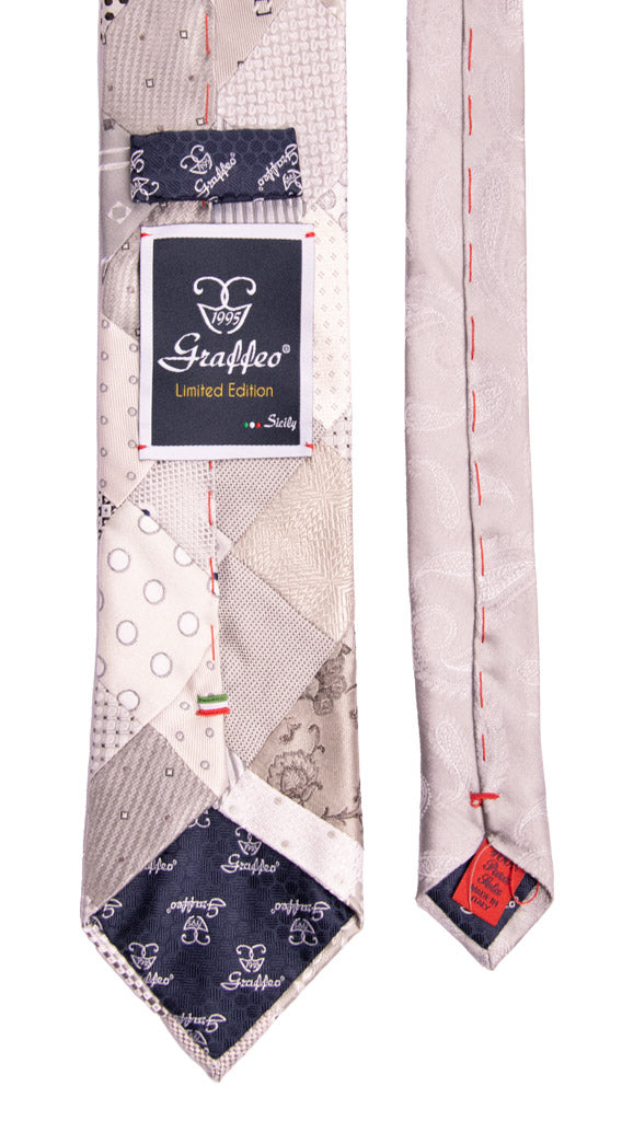 Cravatta Mosaico Patchwork di Seta Grigio Argento Nera Fantasia Made in Italy Graffeo Cravatte Pala