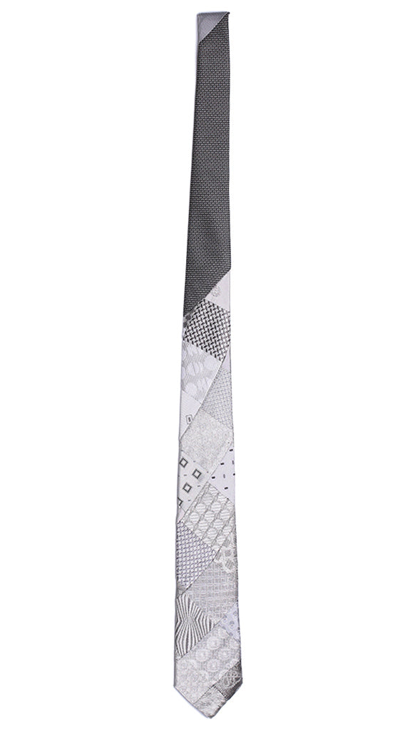 Cravatta Patchwork di Seta Grigio Argento Nero Made in Italy Graffeo Cravatte Intera