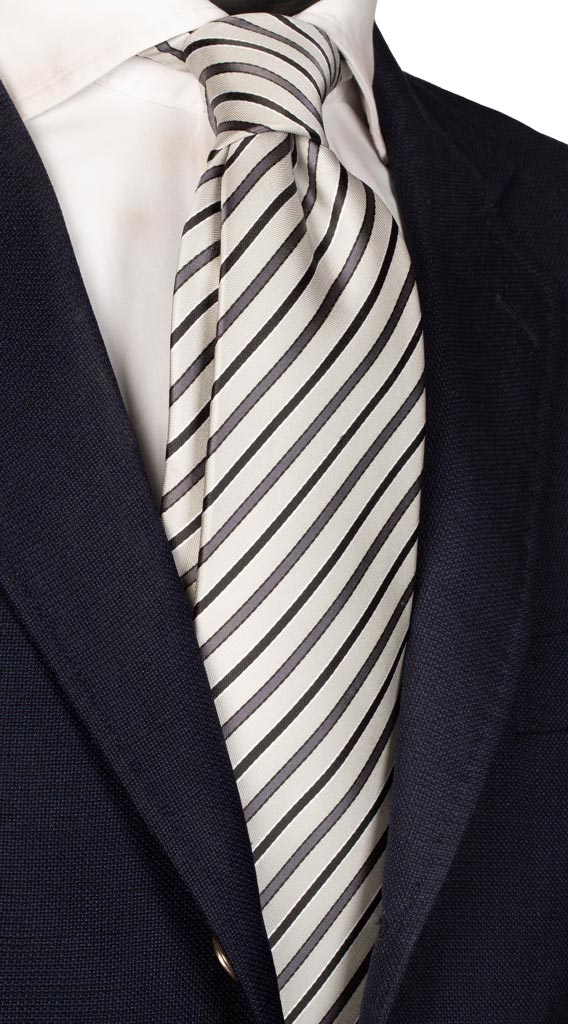 Cravatta Regimental da Cerimonia di Seta Grigia Nera Bianca Made in Italy graffeo Cravatte