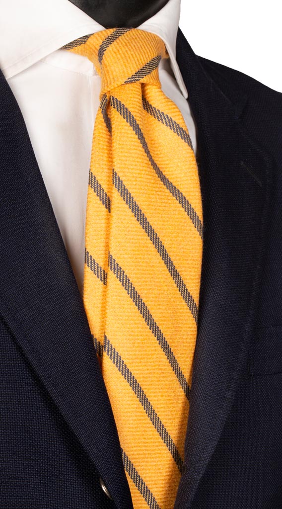 Cravatta Regimental di Cashmere Arancione Righe Blu Made in Italy Graffeo Cravatte