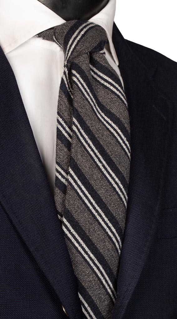 Cravatta Regimental di Lana Grigia Righe Blu Bianche Made in Italy Graffeo Cravatte