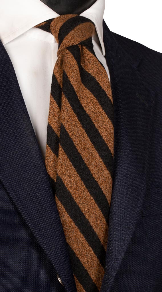 Cravatta Regimental in Seta Cashmere Marrone Nera Made in Italy Graffeo Cravatte