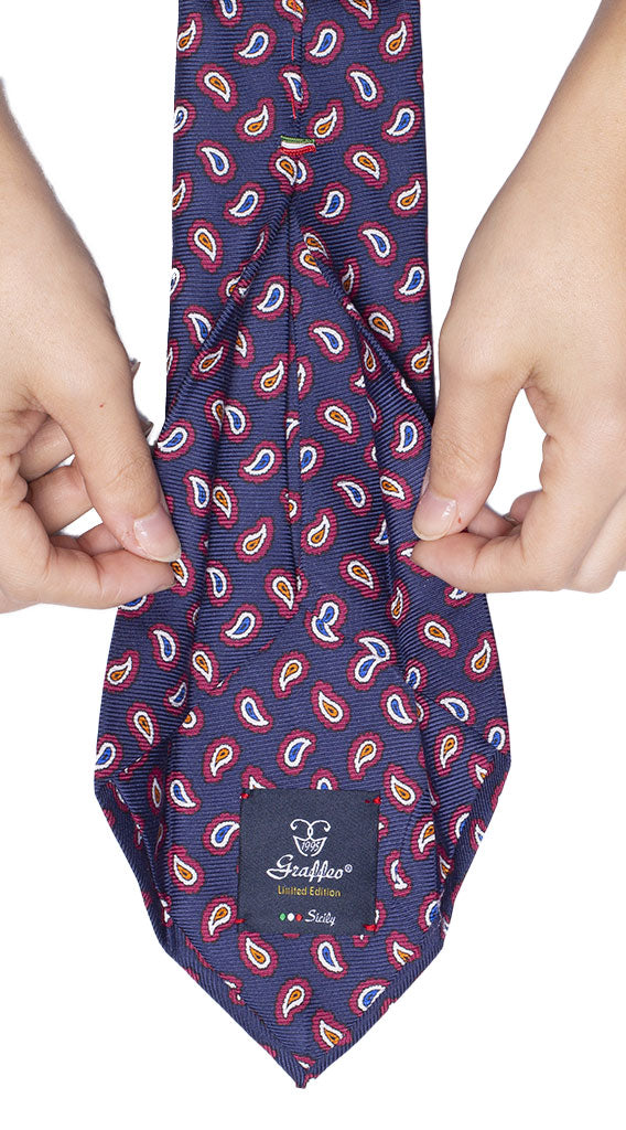 Cravatta Sette Pieghe Stampa di Seta Blu Navy Paisley Multicolor Made in Italy Graffeo Cravatte pala