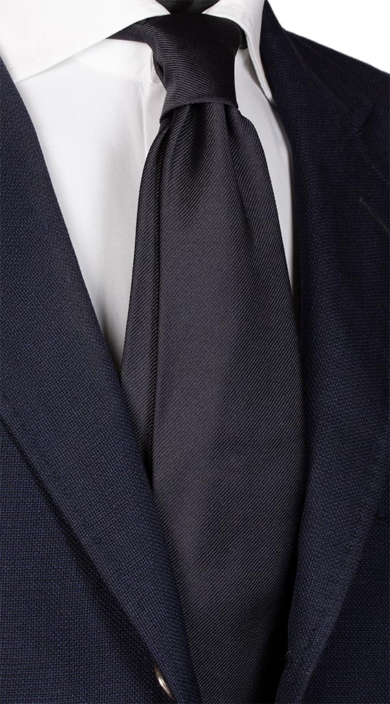 Cravatta Sette Pieghe di Seta Blu con Righe Diagonali Tono Su Tono Made in Italy Graffeo Cravatte