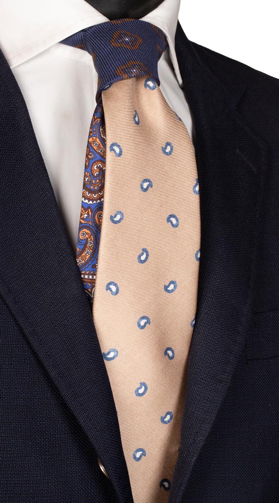 Cravatta Stampa Beige Paisley Blu Bianco Nodo in Contrasto Blu Fantasia Made in Italy Graffeo Cravatte
