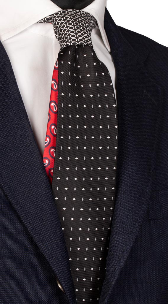 Cravatta Stampa Nera Fantasia Bianca Grigia Nodo in Contrasto Nero Bianco Made in Italy Graffeo Cravatte