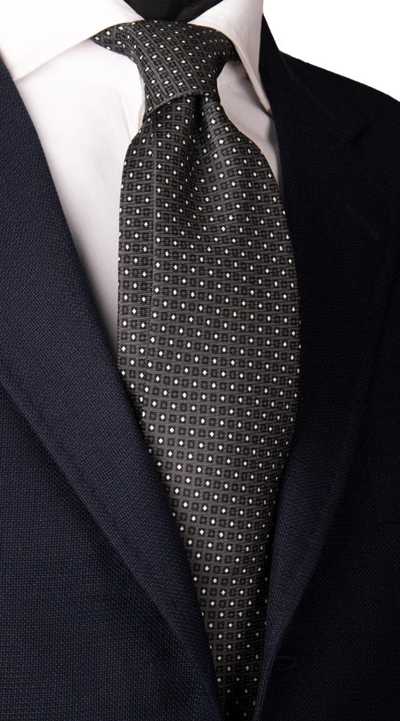 Cravatta Stampa da Cerimonia di Seta Grigia Scura Fantasia Nera Bianca Made in Italy Graffeo Cravatte