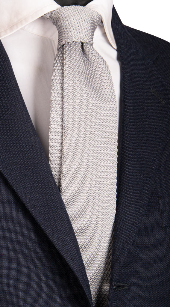 Cravatta Tricot in Maglia di Seta Grigia Chiara Tinta Unita Made in Italy Graffeo Cravatte