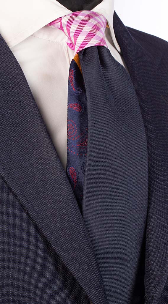 Cravatta Uomo Blu Riga Tono Su Tono Nodo In Contrasto A Quadri Fucsia Bianco Made in Italy Graffeo Cravatte
