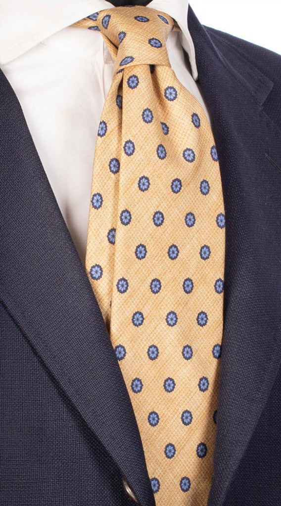 Cravatta Uomo Stampa di Seta Beige Chiaro Fiori Celesti Blu Effetto Lino Made in Italy Graffeo Cravatte