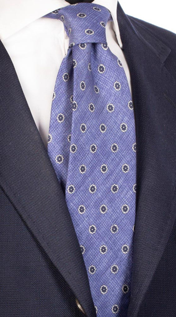 Cravatta Uomo Stampa di Seta Color Jeans a Fiori Blu Bianchi Effetto Lino Made in Italy Graffeo Cravatte