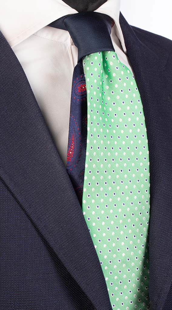 Cravatta Verde a Pois Bianco Blu Nodo a Contrasto Blu Tinta Unita Made in Italy Graffeo. Cravatte