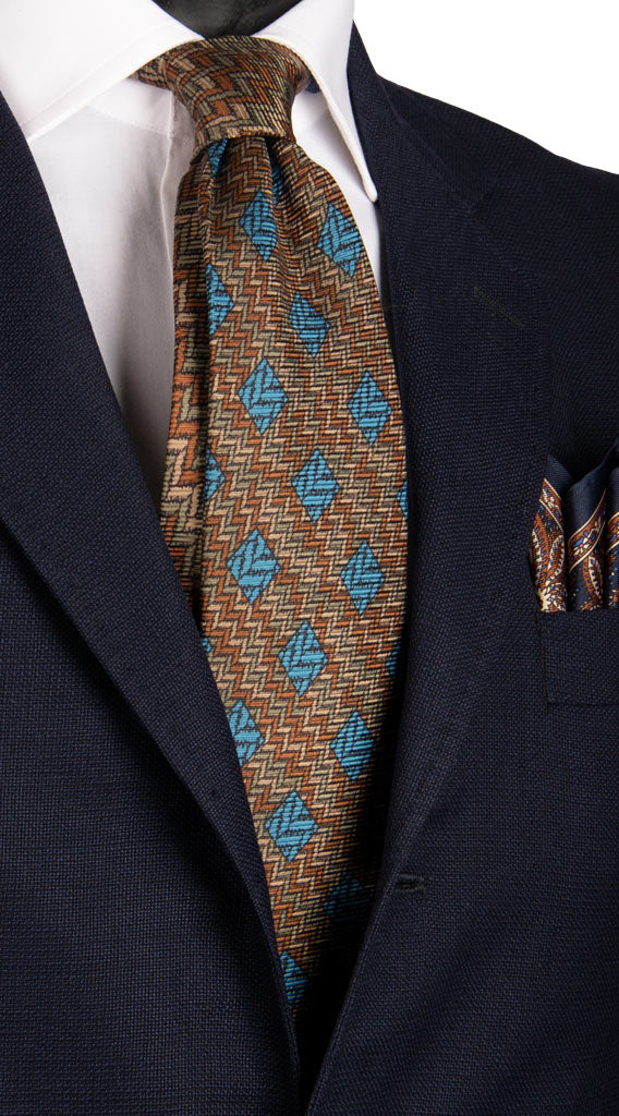 Cravatta Vintage in Saia di Seta Marrone Beige Celeste Fantasia Nodo in Contrasto Made in Italy Graffeo Cravatte