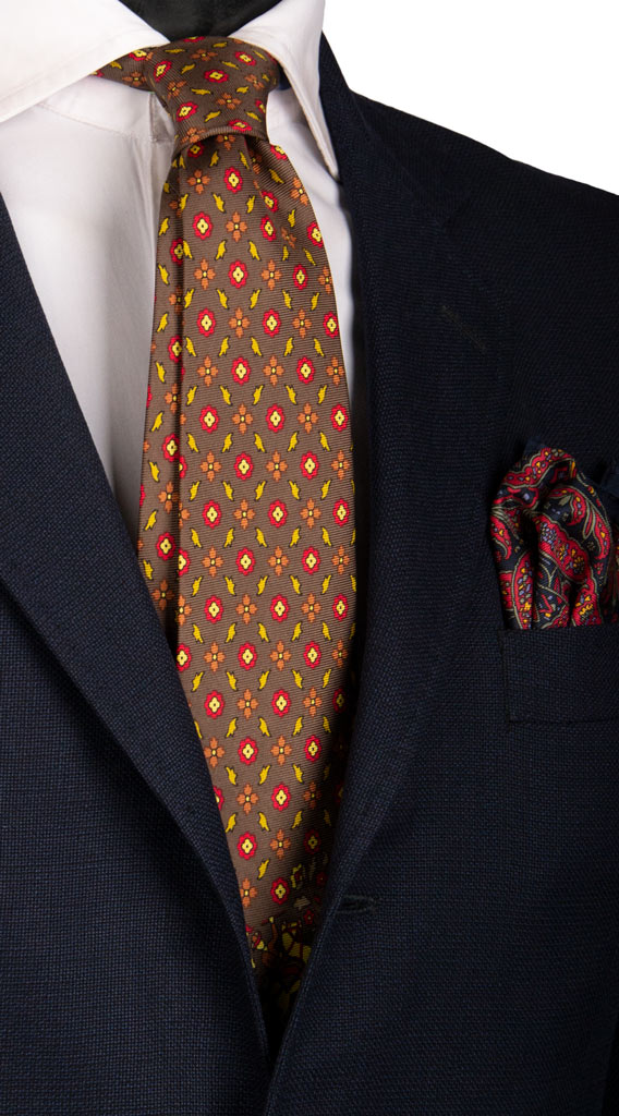 Cravatta Vintage in Saia di Seta Marrone Fantasia Rossa Gialla con Animali Made in Italy Graffeo Cravatte