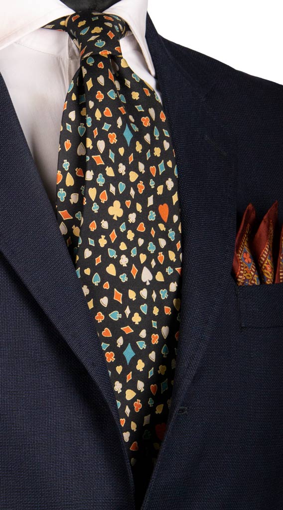 Cravatta Vintage in Twill di Seta Nera Fantasia Carte da Poker Multicolor Made in Italy Graffeo Cravatte