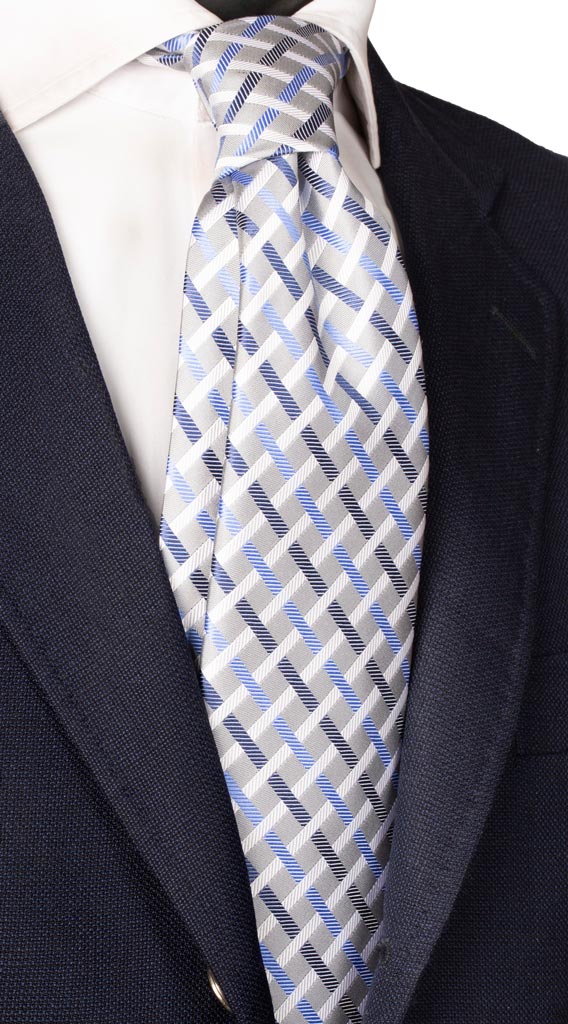 Cravatta a Quadri di Seta Grigio Argento Bianco Blu Celeste Made in Italy graffeo Cravatte