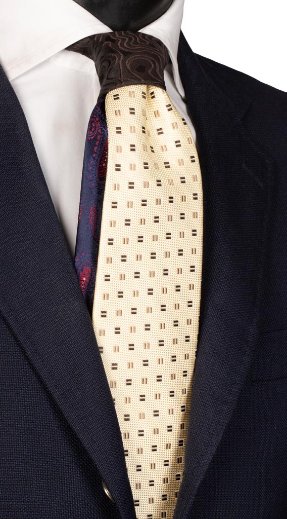Cravatta color Crema Fantasia Marrone Beige Nodo in Contrasto Marrone Fantasia Made in Italy graffeo Cravatte