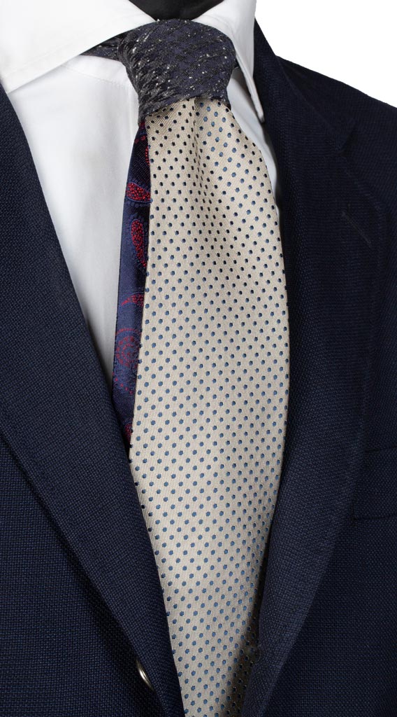 Cravatta color Mastice a Pois Blu Nodo in Contrasto Grigio Blu effetto Tweed Made in Italy Graffeo Cravatte