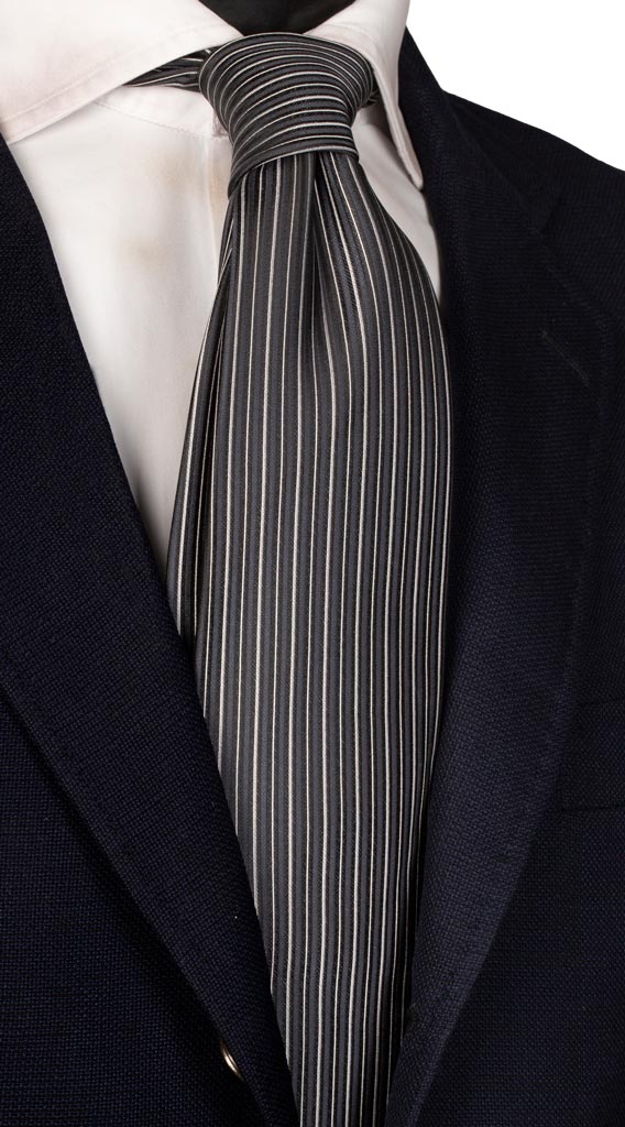Cravatta da Cerimonia di Seta Nera Righe Verticali Grigia Made in Italy Graffeo Cravatte