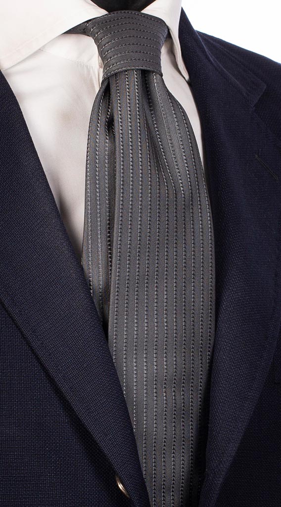 Cravatta di Seta Grigia Righe Verticali Tono su Tono Made in Italy Graffeo Cravatte