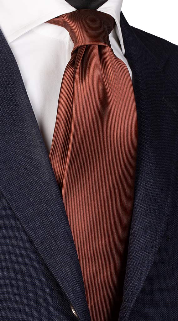 Cravatta di Seta Marrone con Riga Verticale Tinta Unita Made in Italy Graffeo Cravatte