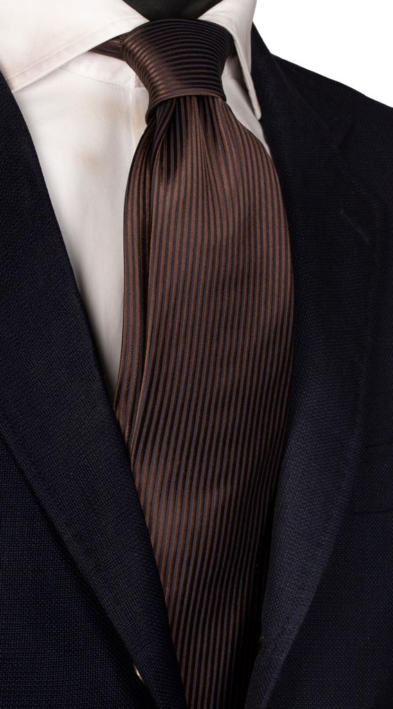 Cravatta di Seta Marrone Righe Verticali Tono su Tono Made in Italy graffeo Cravatte