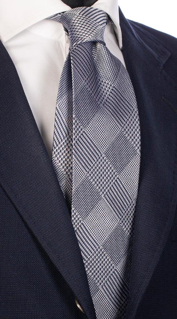 Cravatta di Seta Principe di Galles Grigio Argento Blu Made in Italy Graffeo Cravatte