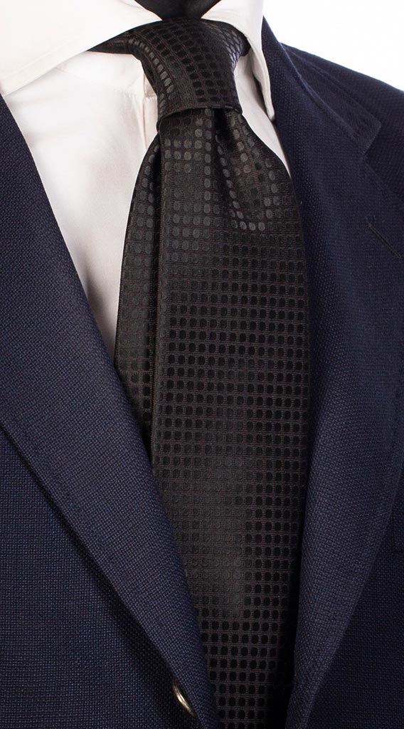 Cravatta per Cerimonia di Seta Nera Pois Tono su Tono Made in Italy Graffeo Cravatte